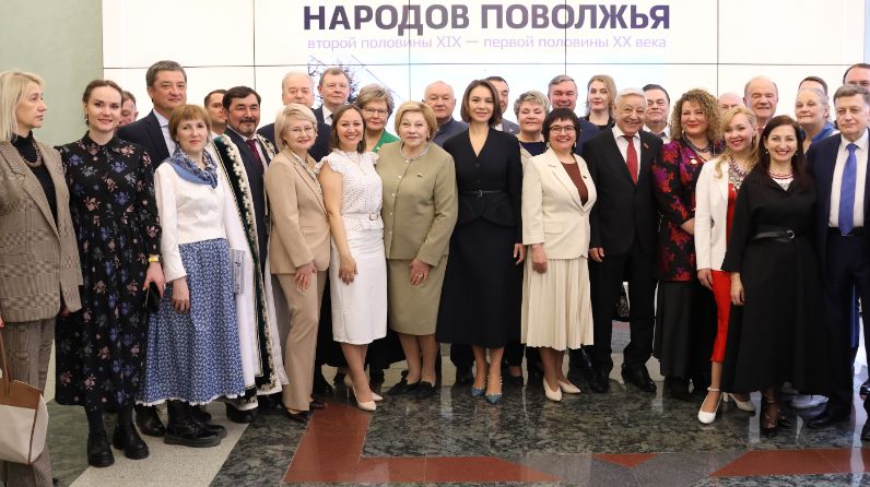 Мускавра Атăлçи халăхӗсен наци тумӗсен куравӗ уçăлнă. Унта чăвашсем те кайнă