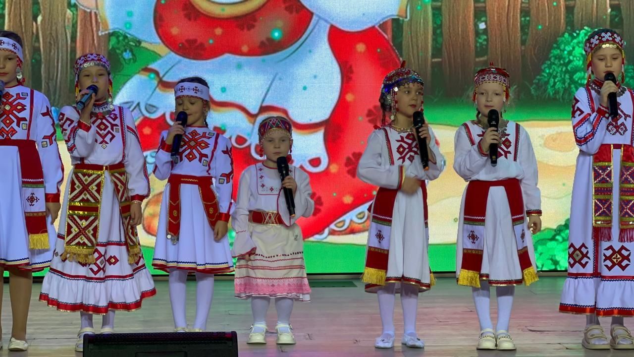 Çырчаллинчи чăваш халăх ансамблӗпе ачасен «Путене» ушкăнӗ отчетлă концерта Тăван çӗршыв хӳтӗлевçисене халалларӗç
