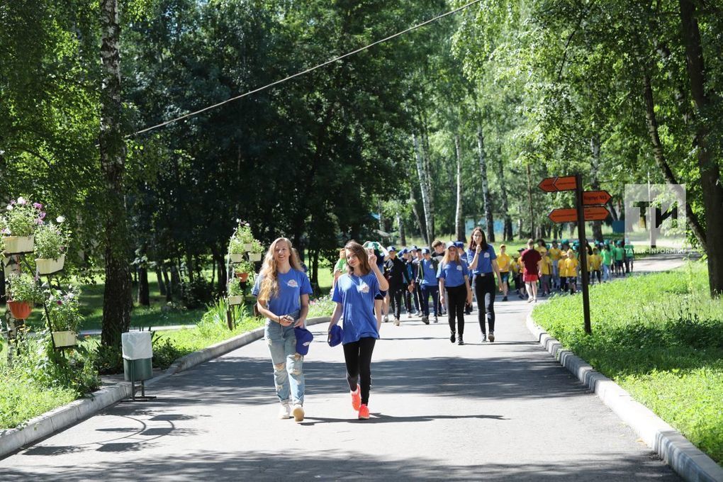 Вожатăй пулни студентсене ачасемпе ӗçлеме хавхалантарать