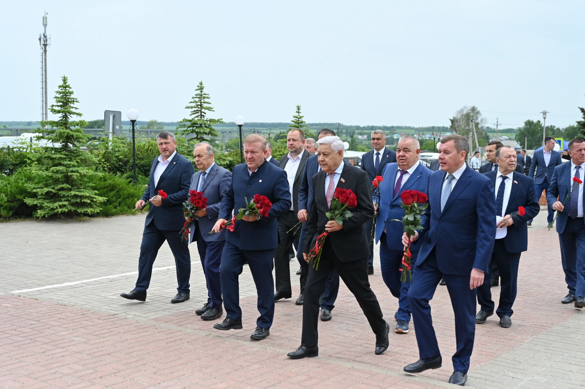 Фарид Мухаметшин ял çыннисене патшалăхăн ял хуçалăх программисене активлăрах хутшăнма сӗнчӗ