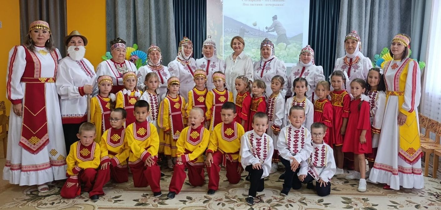 Пăвара ачасем чăвашла калаçаççӗ
