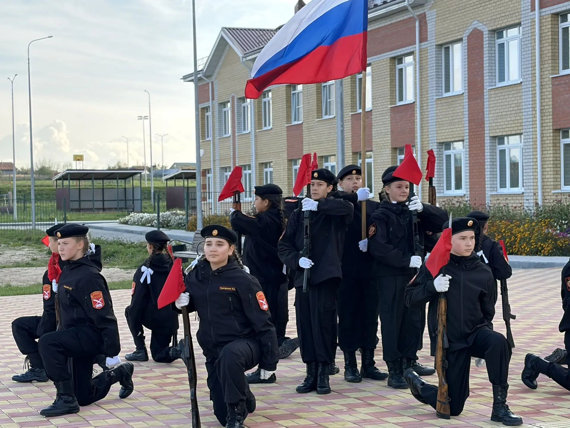 Раççей Геройӗсем Чăваш Енре шкул ачисем валли Паттăрлăх урокӗ ирттернӗ