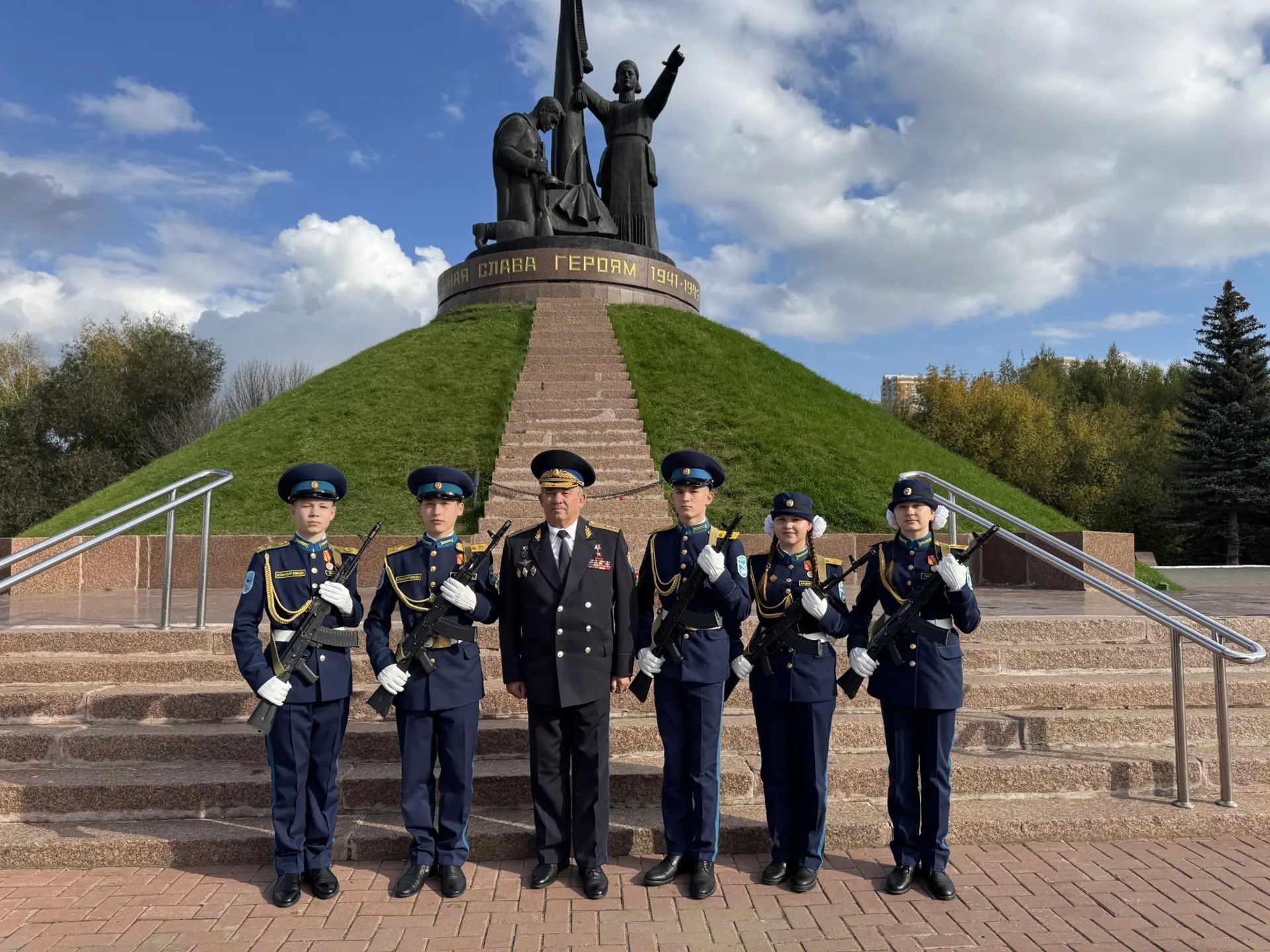 Раççей Геройӗсем Чăваш Енре шкул ачисем валли Паттăрлăх урокӗ ирттернӗ