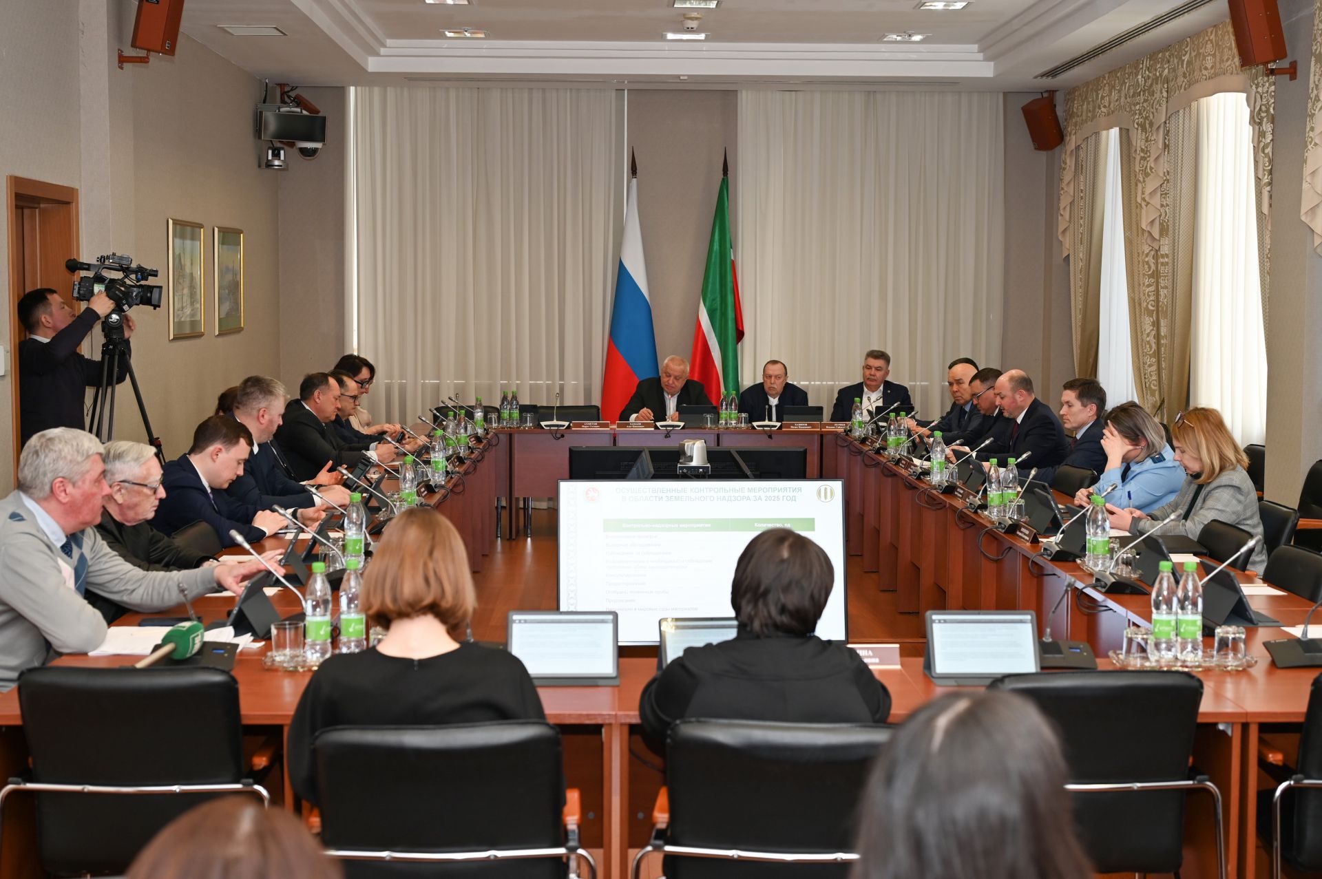 Парламентарисен ларăвӗнчен: Мӗнпе начар сӗт хакӗ чакни? Мӗншӗн 18 районта иртнӗ çулта пӗр мини-ферма та уçăлман?..