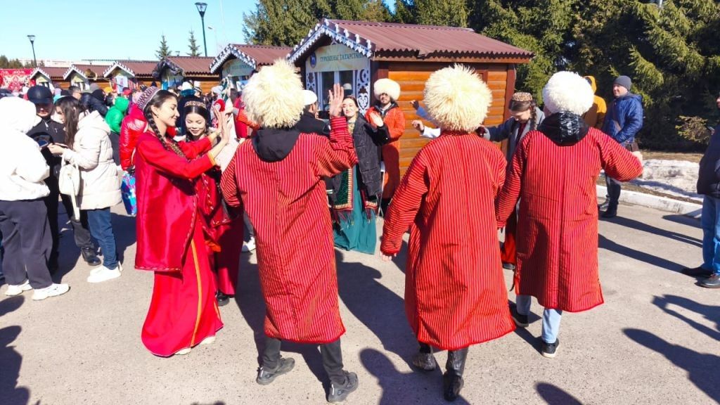 Ипподрома Навруз пикипе паттăрне суйлама каяр