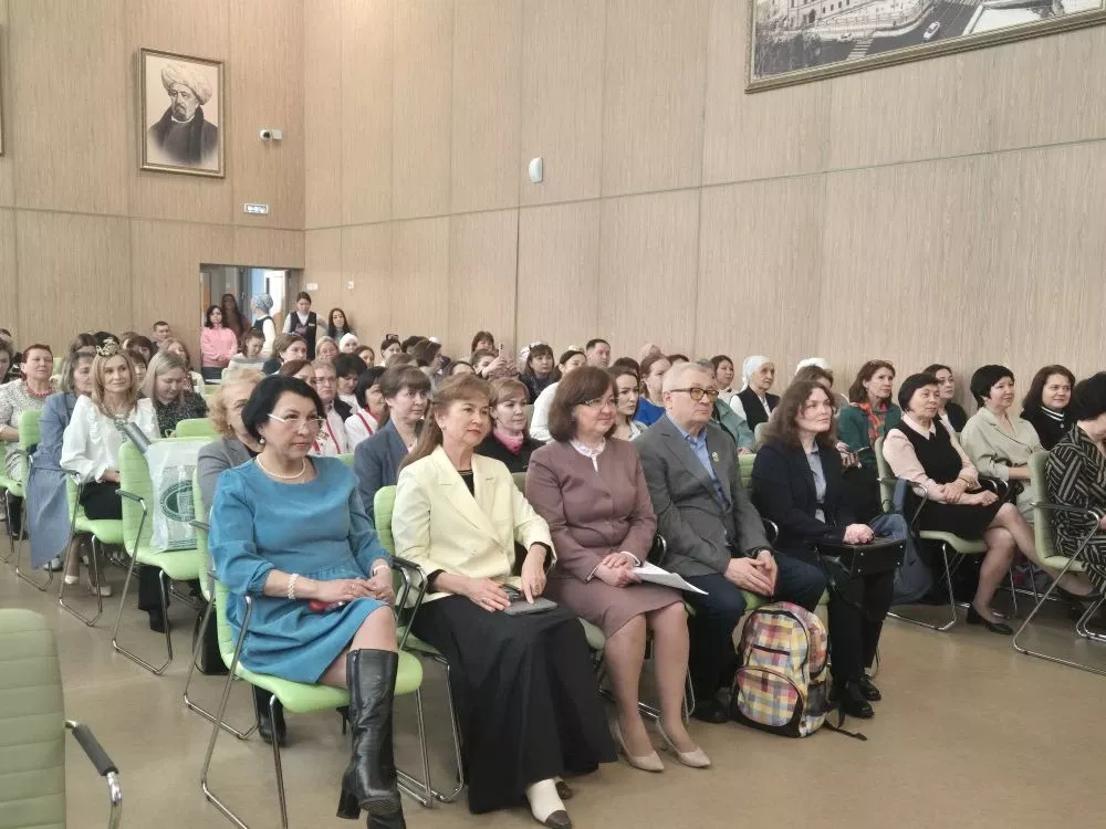 Хусанта тăван чӗлхе вӗрентекенӗсен конкурсӗ иртет
