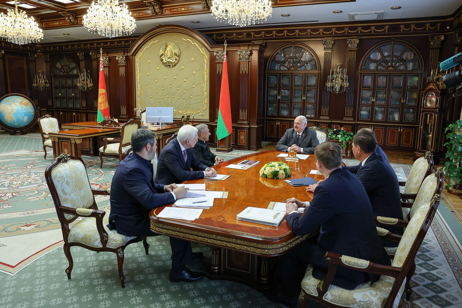 Рустам Минниханов Беларуç Республикинчи ӗçлӗ çулçӳревре Александр Лукашенкопа тӗл пулчӗ