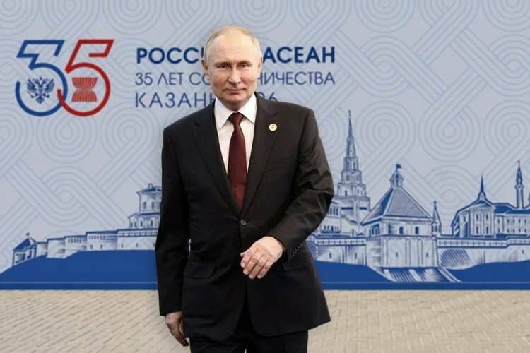 Раççей Президенчӗ Владимир Путин Хусана çитнӗ