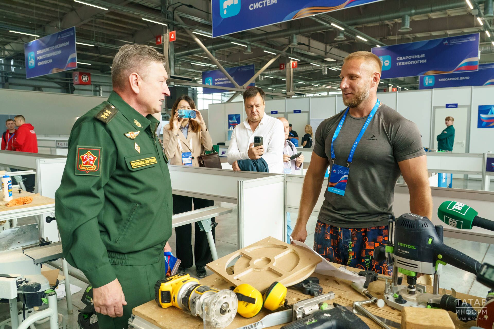 Герой России Александр Лапин встретился с участниками Абилимпикса