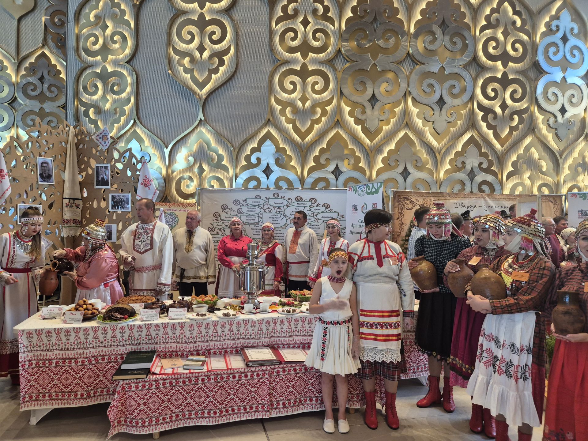 «Эхо веков в истории семьи – Тарихта без эзлебез»  республика конкурсӗн финалӗнче икӗ чăваш çемйи