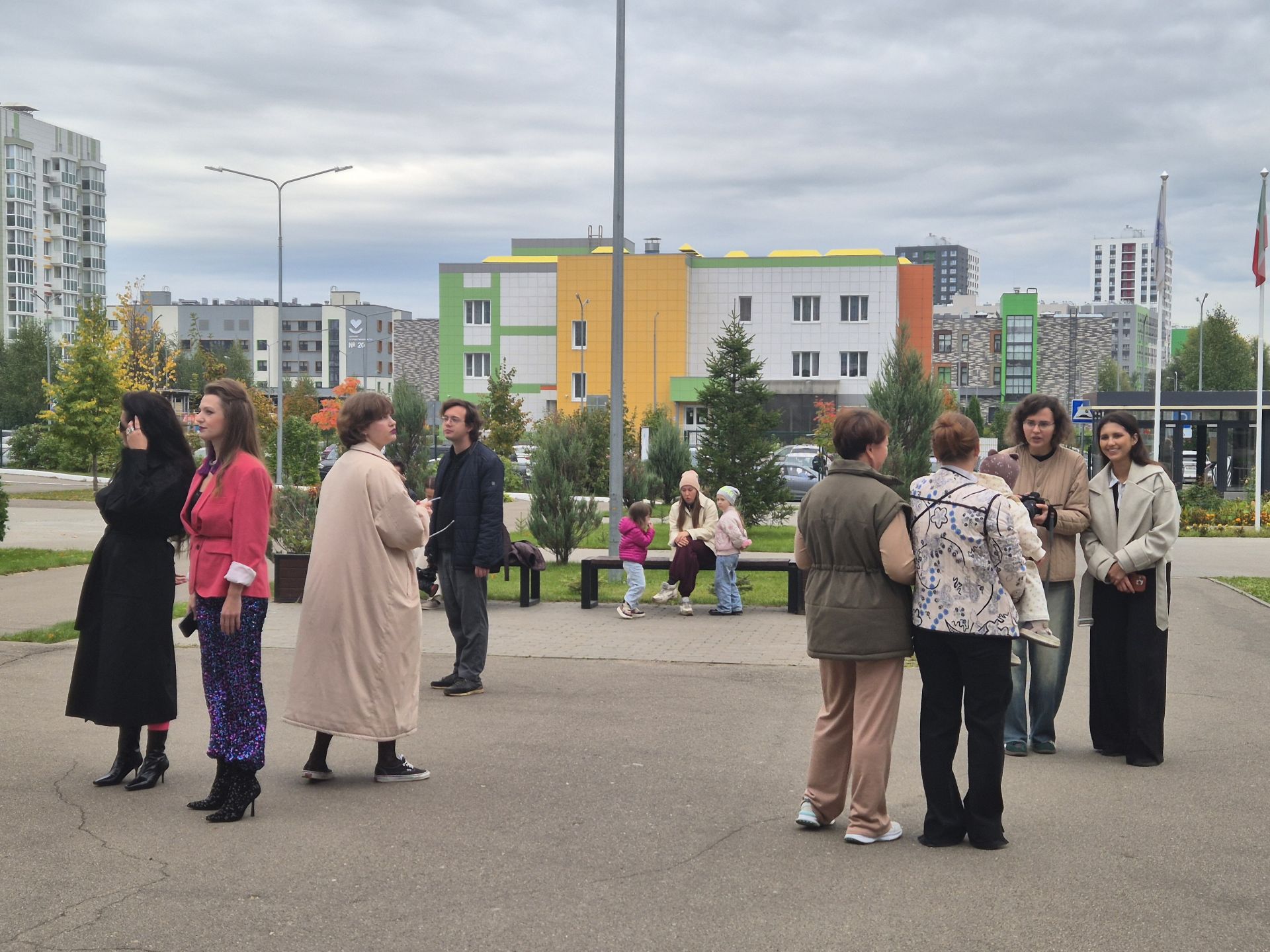 Время быть вместе: как агитбригада превратила выборы в ретро-праздник