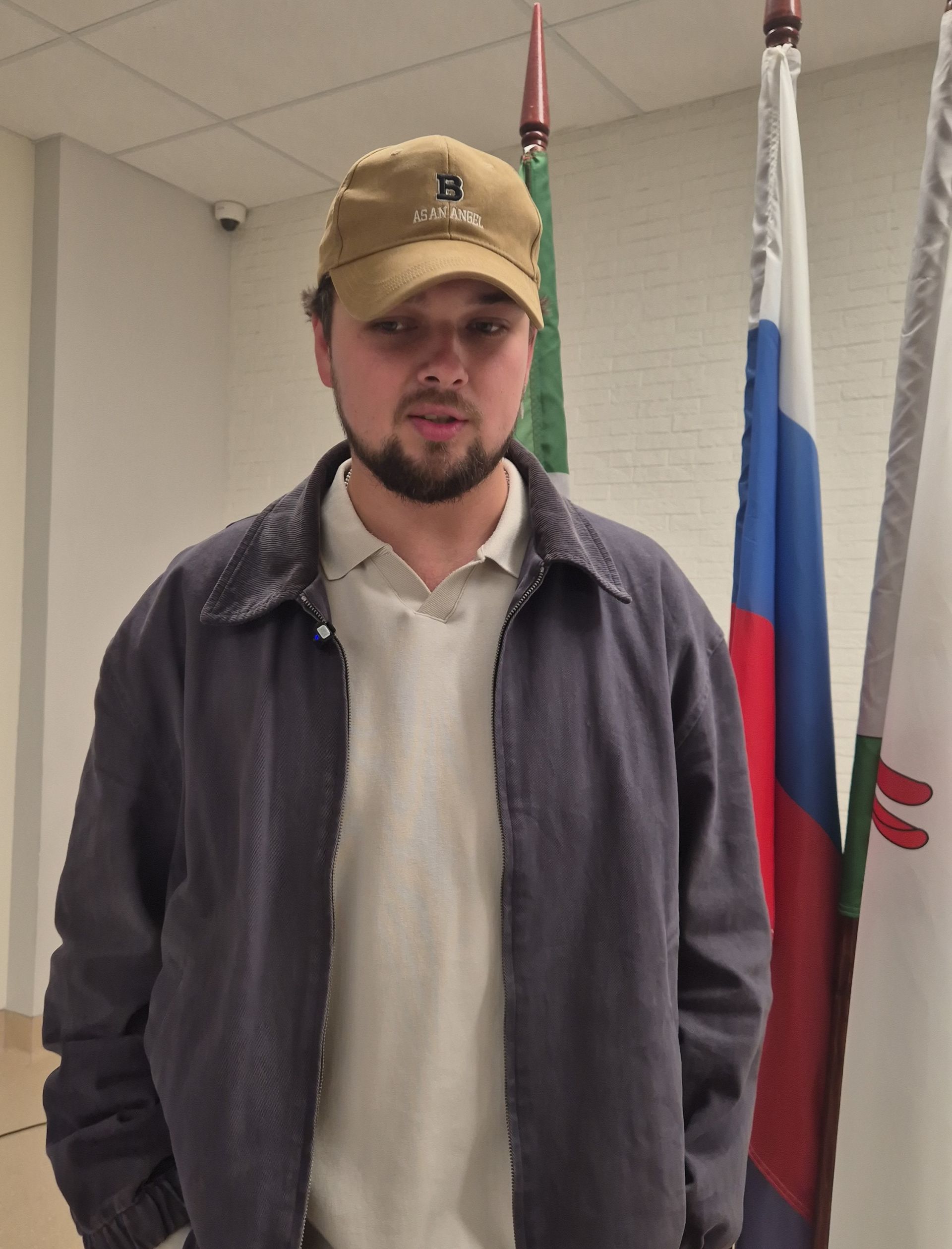 Вчера Игнат Изотов отметил день рождения, а сегодня пришел отдать свой голос