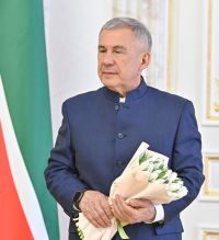 Тутарстан Республикин Раисӗ Р.Н. Минниханов  Пӗтӗм тӗнчери хӗрарăмсен кунӗпе саламлани
