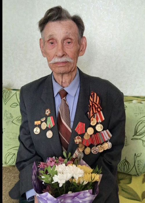 Чăваш Майнинчи пӗртен-пӗр ветеранпа Михаил Константиновпа паян сывпуллашаççӗ