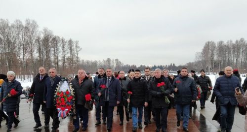 Ленинграда блокадăран хăтарнăранпа 80 çул: Пискарев масарӗнче пытарнă кашни чăваш салтакӗн ятне тупса палăртнă