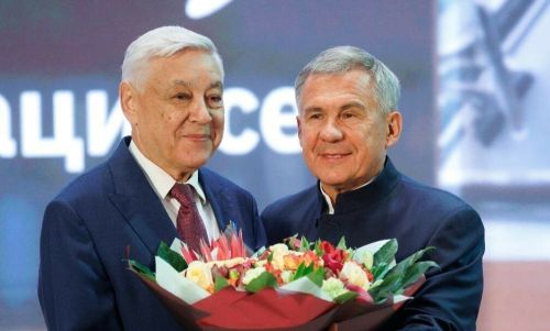 Тутарстан Республикин Раисӗн паян çуралнă кун