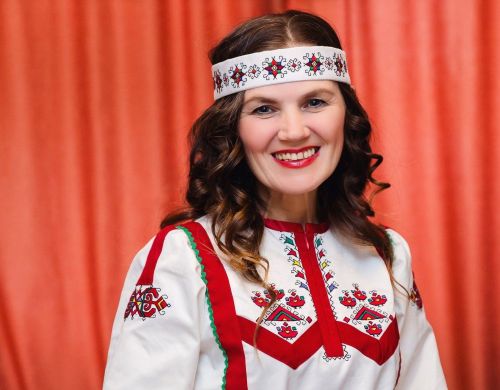 Кӗçӗн Сӗнчелӗнчи Культура çурчӗн ертӳçи Вера Уканеева грант выляса илнӗ