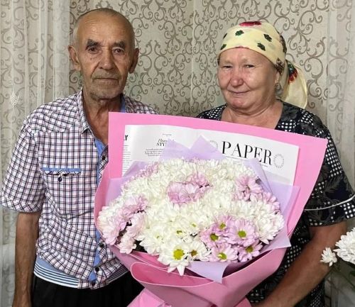 Пётр Павловичпа  Людмила Фоминична ПАРФЕНОВСЕНЕ ачисем саламлаççӗ