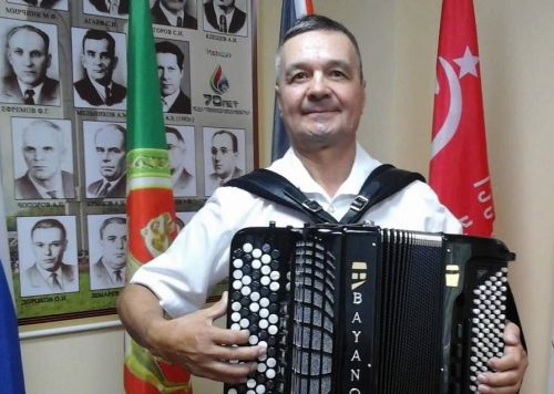 САДОВНИКОВ ХУТЬ ХĂШ ХАЛĂХĂН КОНЦЕРТНЕ ИЛЕМ КӲРЕТ