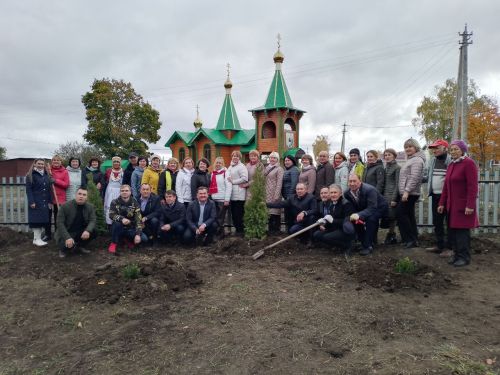 Пучинкере учительсен аллейи уçăлчӗ
