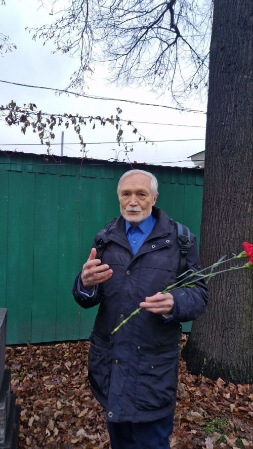 Иакинф Бичурин палăкӗ умӗнче пуç тайса таврăнтăмăр