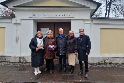 Иакинф Бичурин палăкӗ умӗнче пуç тайса таврăнтăмăр