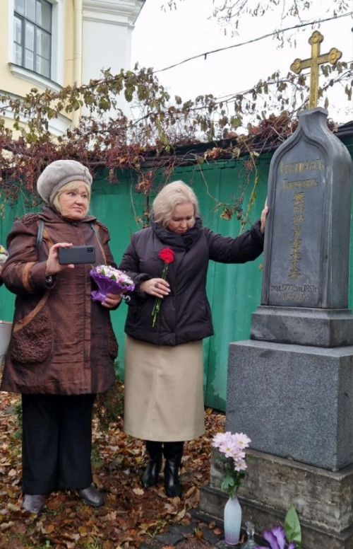 Иакинф Бичурин палăкӗ умӗнче пуç тайса таврăнтăмăр