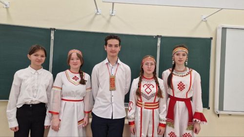 Паян Хусанта шкул ачисен тĕпчев конференцийĕ иртет