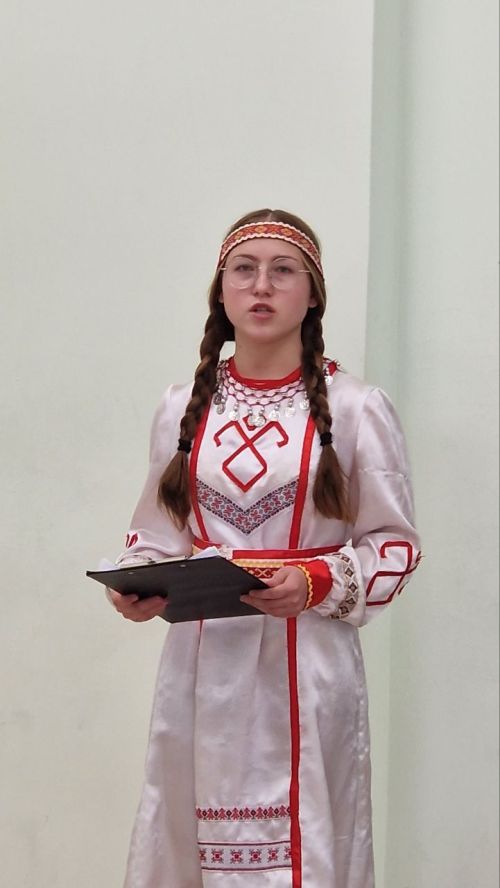 Паян Хусанта шкул ачисен тĕпчев конференцийĕ иртет