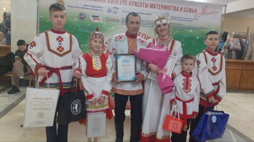Наталья Клементьева çемье конкурсӗнче «Рухи Нечкэбил» номинаци çӗнтерӳçи пулса тăчӗ
