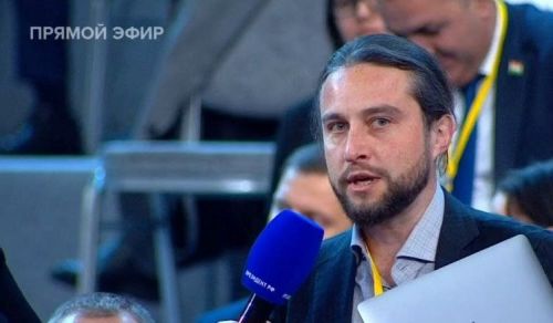 Раççей Президентне Владимир Путина çӗршывра пурăнакансем кăна мар тӗнче те хăлха тăратса итлерӗ