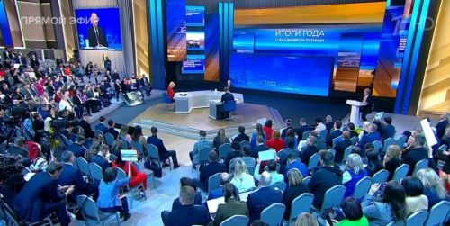 Раççей Президентне Владимир Путина çӗршывра пурăнакансем кăна мар тӗнче те хăлха тăратса итлерӗ