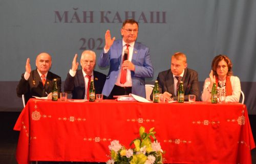 Чăваш наци конгресӗн президенчӗн Валерий Клементьевăн шучӗпе Мăн Канаш кăçал аван ӗçленӗ