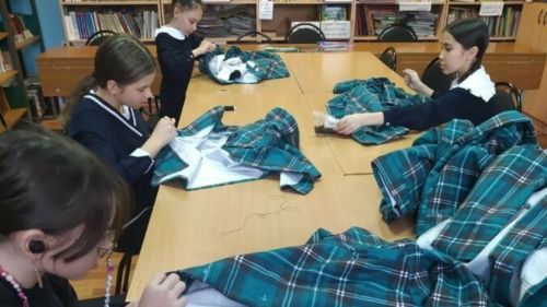 Элмет ачисем аманнисене пулăшаççӗ