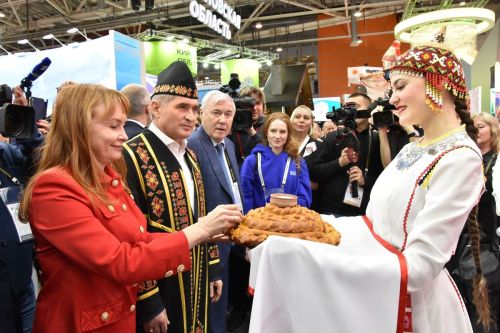 «Раççей» курав-форумра чăвашсен кунĕ