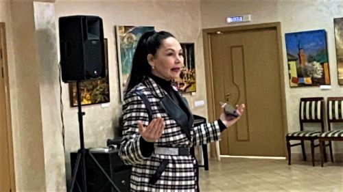 Чăваш халăх артистки Хусанти вырсарни шкулӗн вӗренекенӗсемпе тӗл пулчӗ
