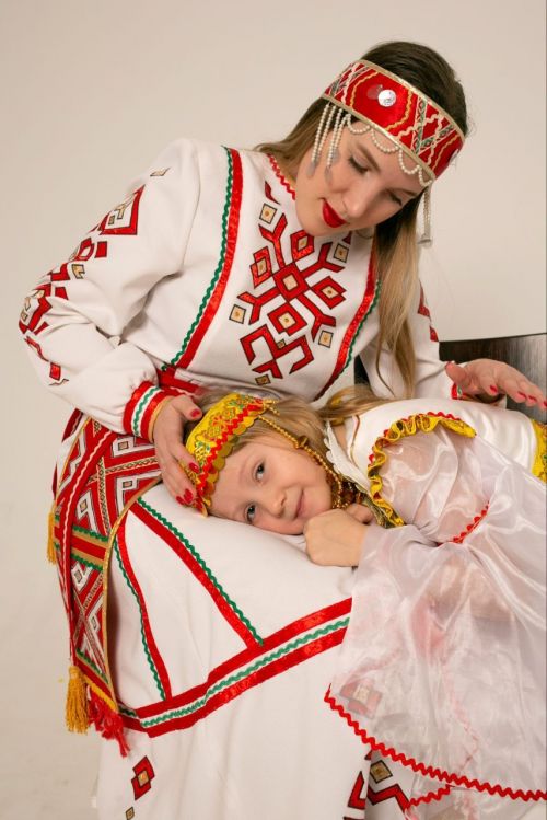 Тукай районӗнче пурăнакан Куликовсем ачисене мӗн пӗчӗкрен халăх йăли-йӗркипе паллаштараççӗ