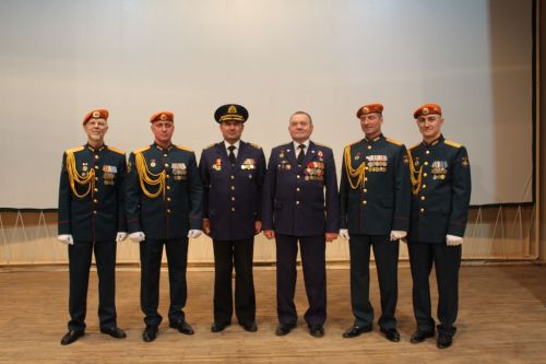 ЧУВАШИ САНКТ-ПЕТЕРБУРГА УКРЕПЛЯЮТ ШЕФСКИЕ СВЯЗИ