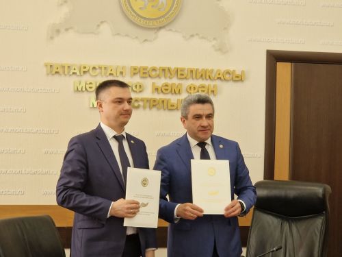 Ильсур ХАДИУЛЛИН: «ЧĂВАШ-И, МАРИ-И, ВЫРĂС-И, ТУТАР-И – ПУРТЕ ХАМĂРĂН»