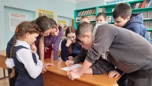 Çармăс шкулӗнче вӗренекенсем «Зарница» вăййа хутшăнчӗç