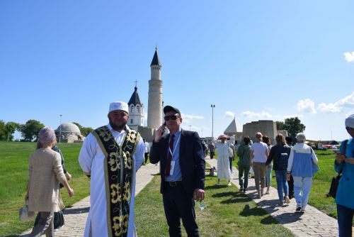 Хусан – ислам тӗнчине уçакан чӳрече