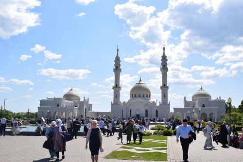 Хусан – ислам тӗнчине уçакан чӳрече