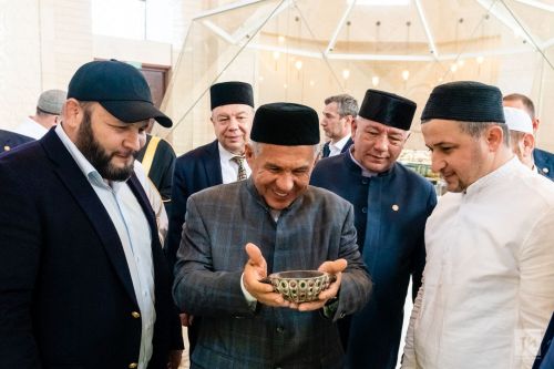 Хусан – ислам тӗнчине уçакан чӳрече