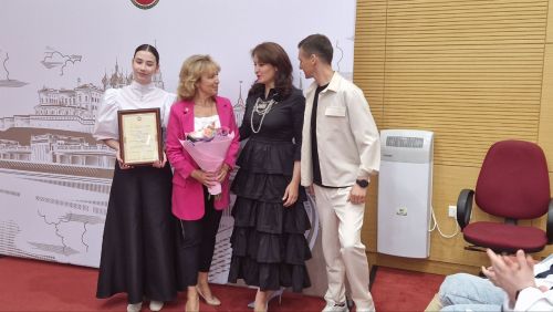 Лейла Фазлеева «Созвездие - Йолдызлык» фестивале хутшӑнакансене Пӗтӗм тӗнчери ачасене хӳтӗлемелли кун ячӗпе саламларӗ тата ТР Раисӗн стипендийӗсене пачӗ