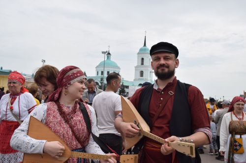 «КАРАВОНА» 180КОЛЛЕКТИВ ХУТШĂНЧӖ