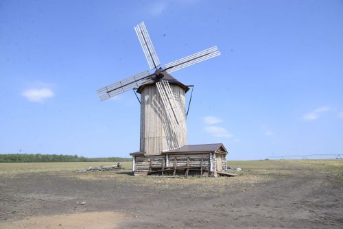 Хӗл Мучи, чесбол, упа, пукане театрӗ
