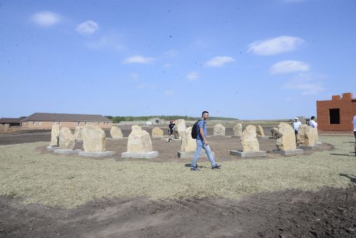 Хӗл Мучи, чесбол, упа, пукане театрӗ