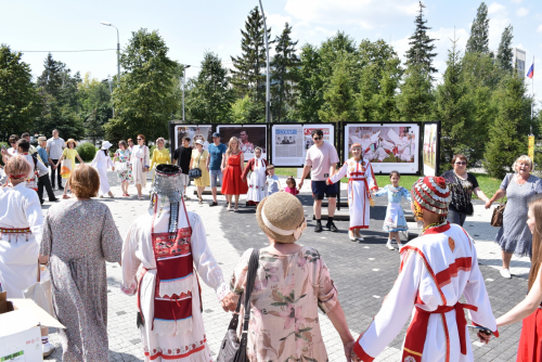 Уяв «Сувартан» пуҫланчӗ
