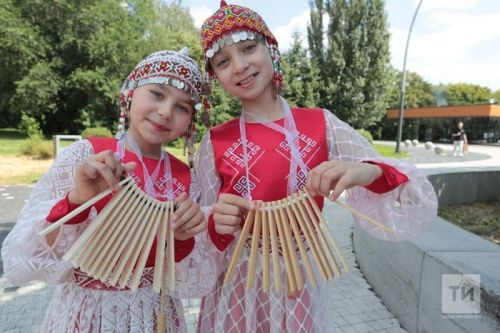«Сувар» хаçат редакцийӗ Хусанта Медиа-Уяв ирттерчӗ