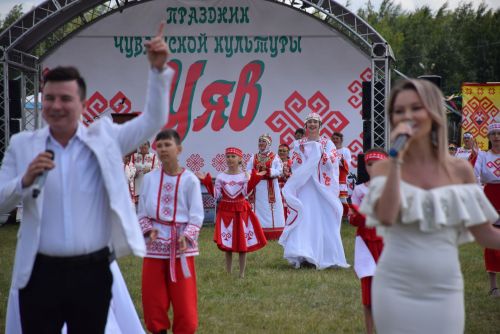 Шăрăха пула Аслă Уяв пӗр сехет маларах пуçланать